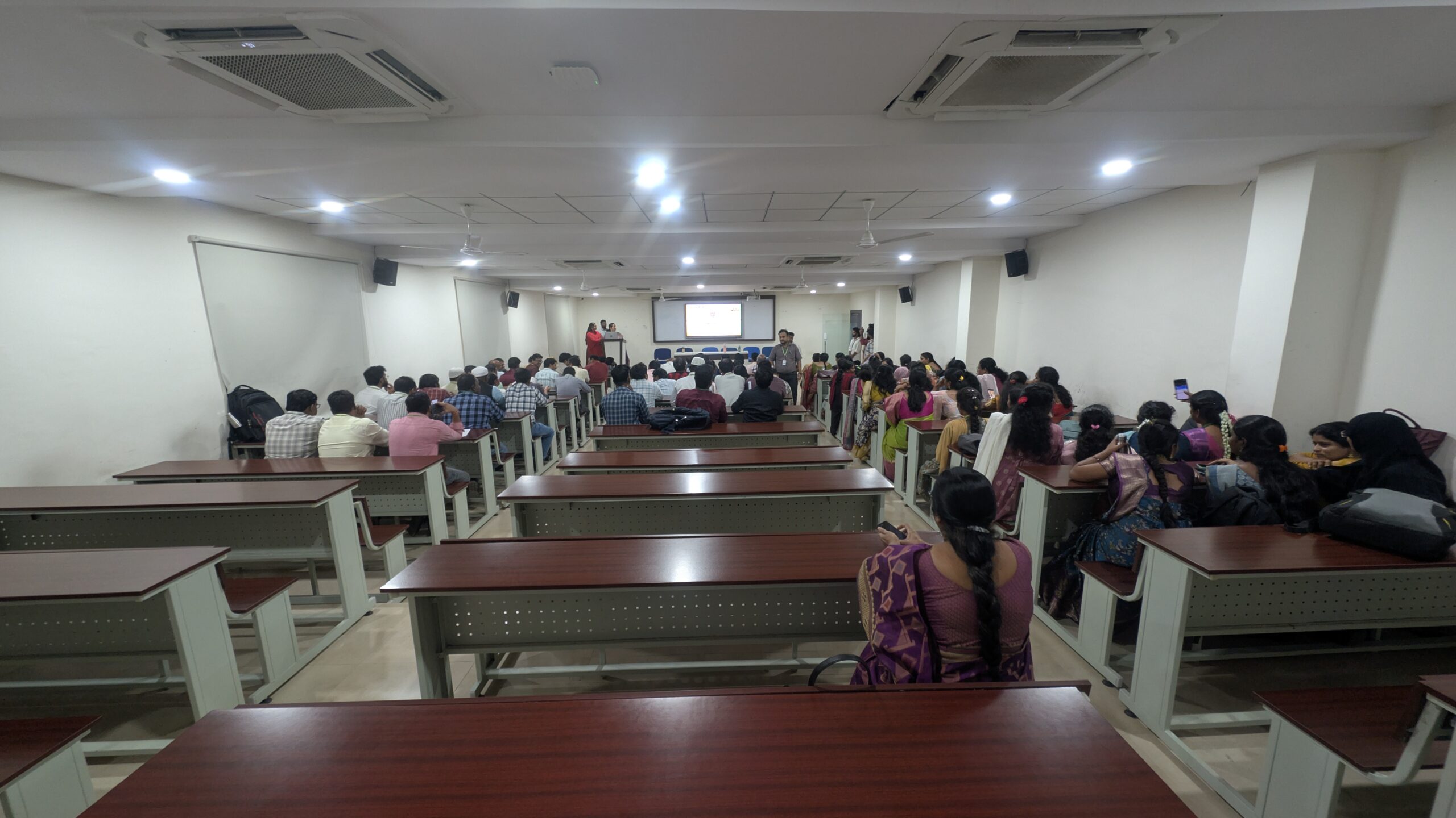 PXL 20250904 094721537.RAW 01.COVER scaled